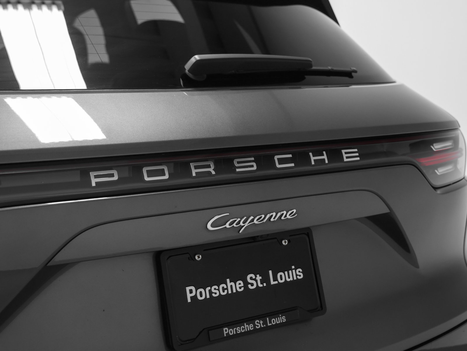 Certified 2023 Porsche Cayenne AWD/4WD image 16
