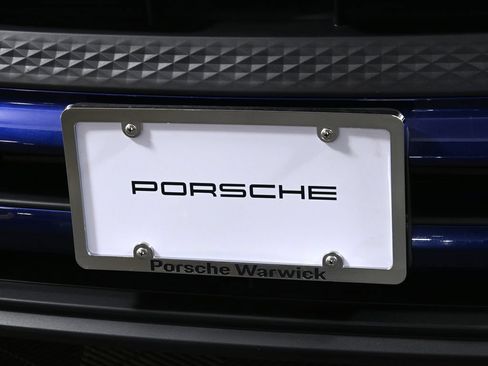 Used 2025 Porsche Macan AWD/4WD image 14