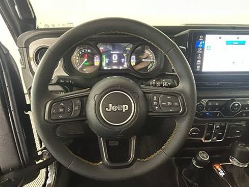 Used 2024 Jeep Wrangler Unlimited w/ Convenience Group AWD/4WD image 13