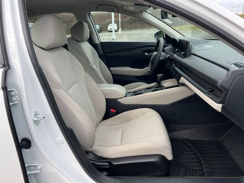 Used 2023 Honda Accord LX image 9