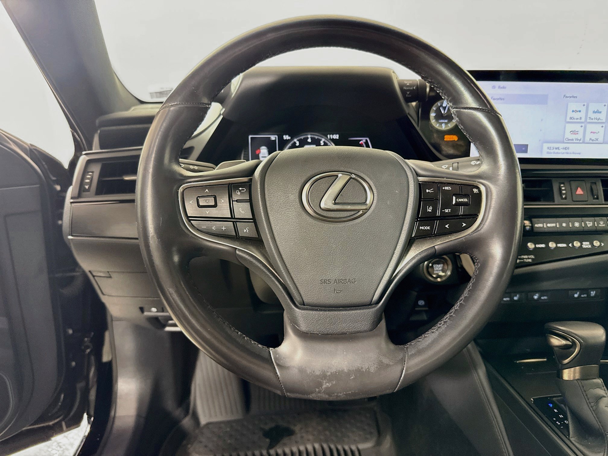 Used 2024 Lexus ES 350 w/ Premium Package FWD image 13