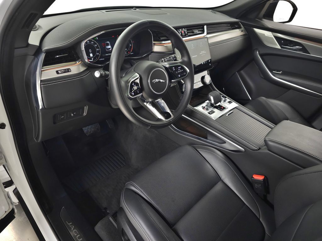 Used 2025 Jaguar F-PACE R-Dynamic S AWD/4WD image 17