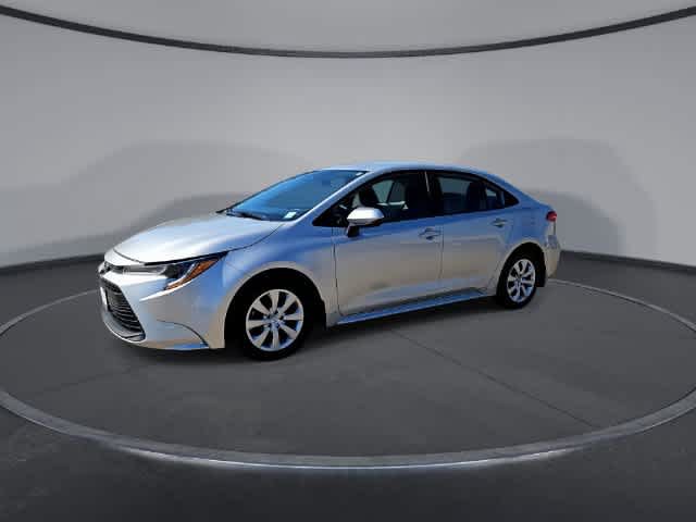 Used 2026 Toyota Corolla LE FWD image 4