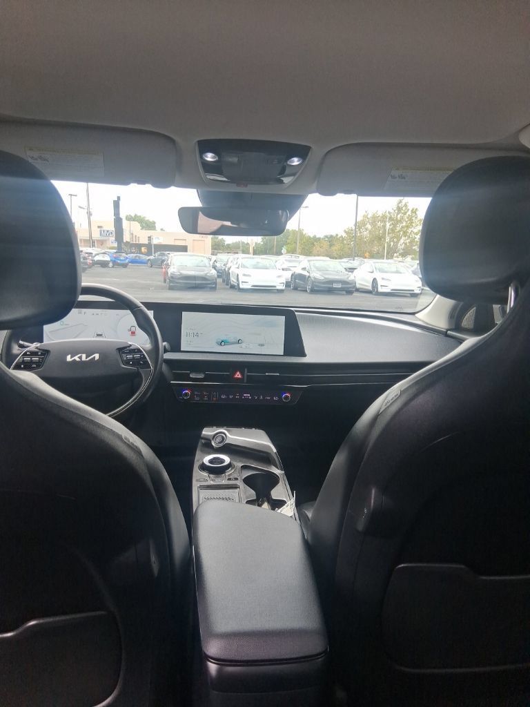 Used 2022 Kia EV6 Wind RWD image 13