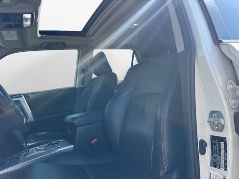 Used 2022 Toyota 4Runner Limited RWD image 9