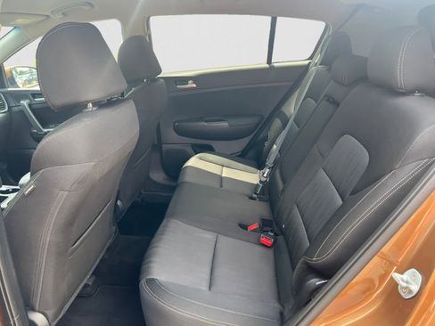 Used 2021 Kia Sportage LX image 11