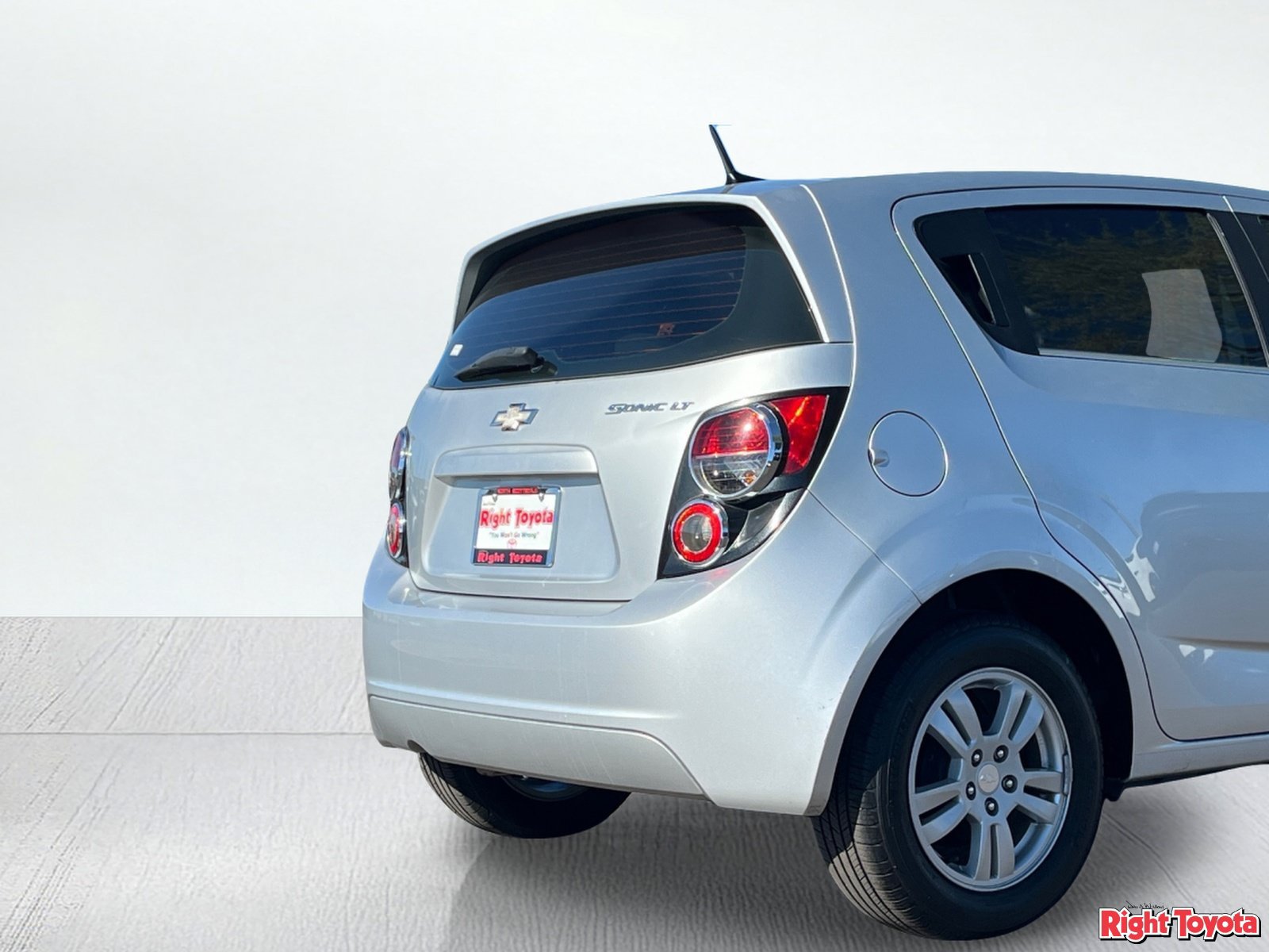 Used 2014 Chevrolet Sonic LT FWD image 11