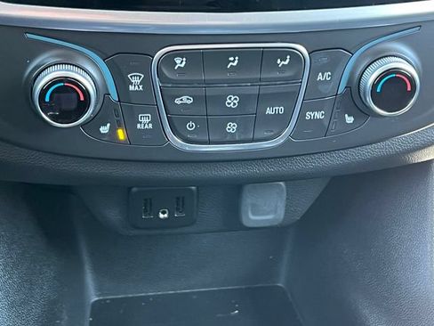 Used 2019 Chevrolet Traverse LT AWD/4WD image 31