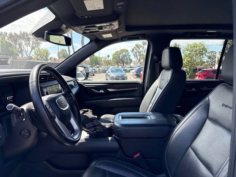 Used 2024 GMC Yukon Denali RWD image 12