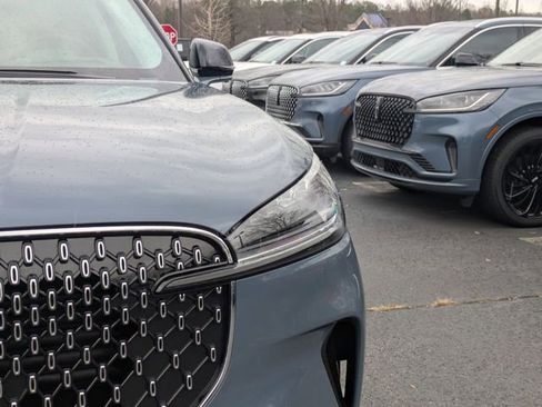 New 2026 Lincoln Aviator 2WD image 9