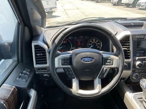 Used 2018 Ford F150 Lariat w/ Equipment Group 502A Luxury AWD/4WD image 29