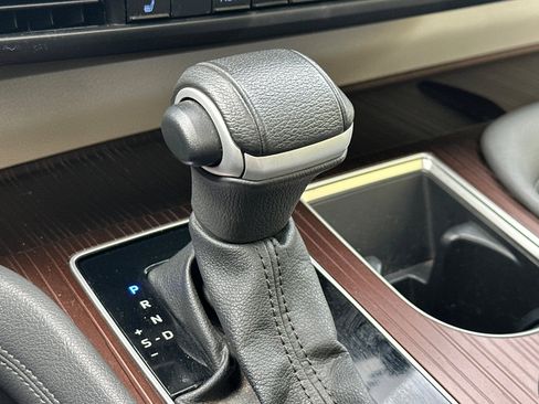 Used 2023 Toyota Sienna XLE image 33