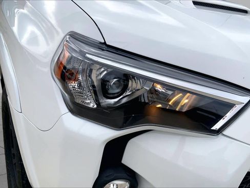 Used 2022 Toyota 4Runner TRD Off-Road Premium AWD/4WD image 26
