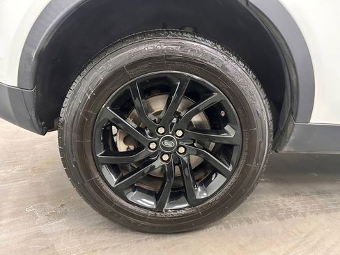 Used 2018 Land Rover Discovery Sport HSE image 19
