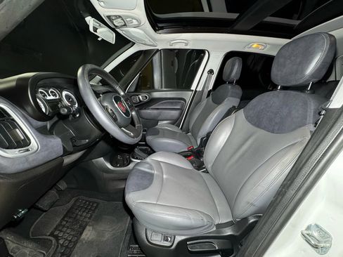Used 2017 FIAT 500L Trekking w/ Dual-Pane Sunroof Package FWD image 41