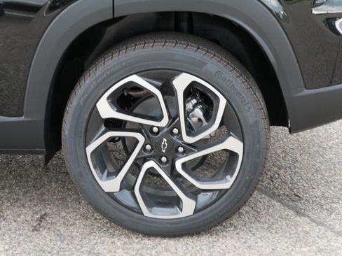 New 2026 Chevrolet Trax RS w/ Driver Confidence Package FWD image 3