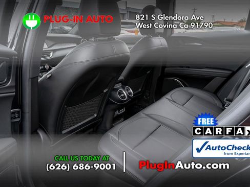 Used 2023 Alfa Romeo Stelvio Sprint image 9