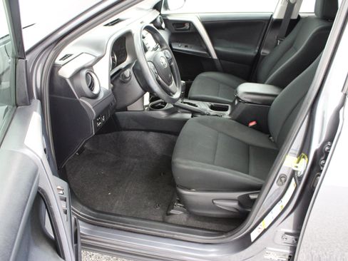 Used 2016 Toyota RAV4 LE AWD/4WD image 14