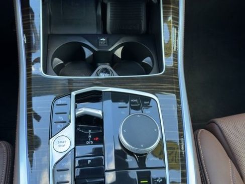 Used 2024 BMW X5 xDrive50e image 12