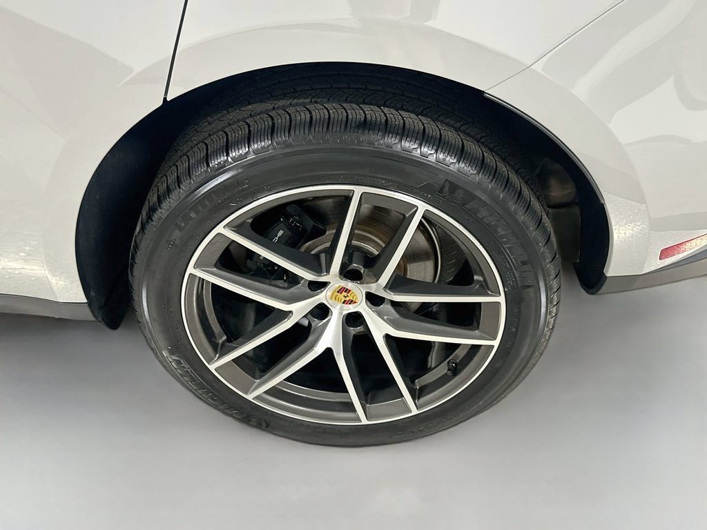 Used 2026 Porsche Macan AWD/4WD image 34