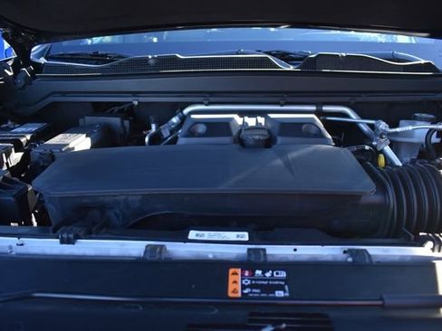 Certified 2025 Chevrolet Colorado ZR2 w/ Midnight Edition image 36