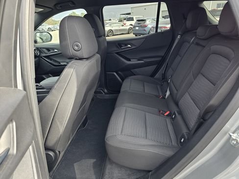 Used 2025 Chevrolet Equinox LT image 31