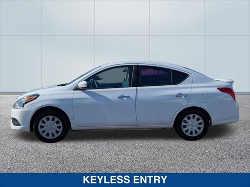 Used 2018 Nissan Versa SV image 2