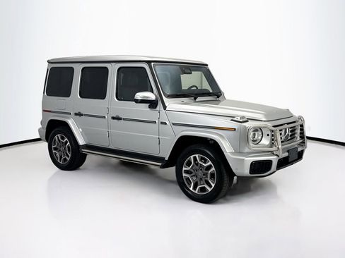 Used 2025 Mercedes-Benz G 550 image 3