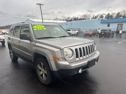 Used 2016 Jeep Patriot High Altitude AWD/4WD image 4
