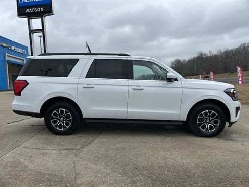 Used 2024 Ford Expedition Max XLT image 3