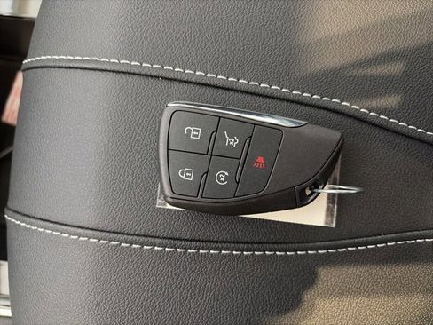 New 2026 Chevrolet Traverse LT w/ Sun and Wheel Package image 24