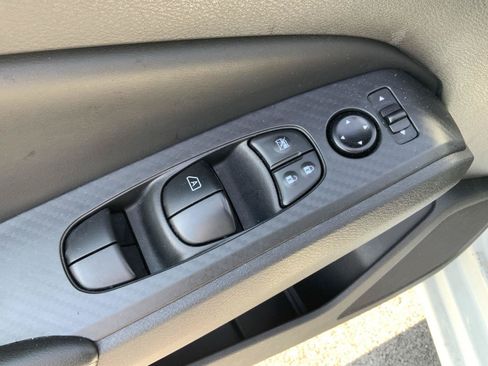 Used 2025 Nissan Altima 2.5 SV FWD image 16