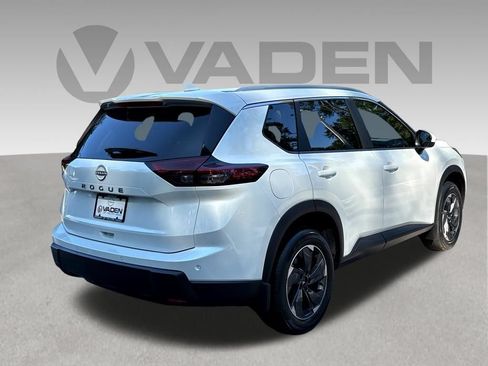 Used 2026 Nissan Rogue SV w/ SV Premium Package FWD image 31