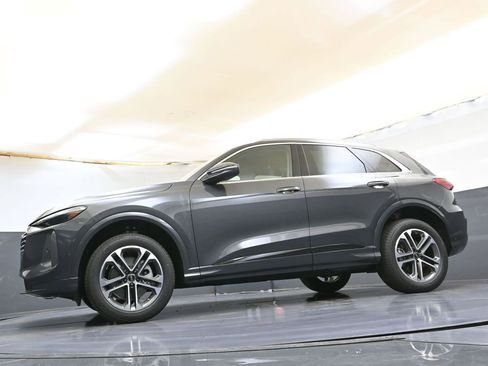 Certified 2025 Audi Q5 Premium w/ Convenience Package image 35