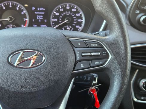 Used 2019 Hyundai Santa Fe SE image 25