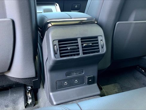 New 2026 Land Rover Range Rover Velar Dynamic SE image 20