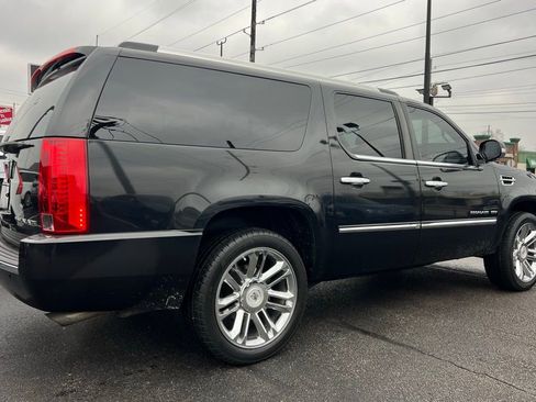 Used 2010 Cadillac Escalade ESV Platinum image 8