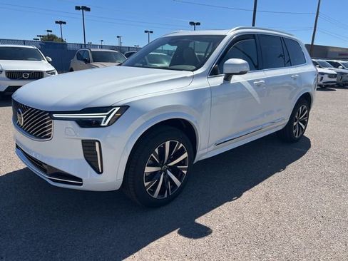New 2026 Volvo XC90 B5 Core image 8