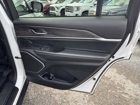 Used 2021 Jeep Grand Cherokee L Limited image 26