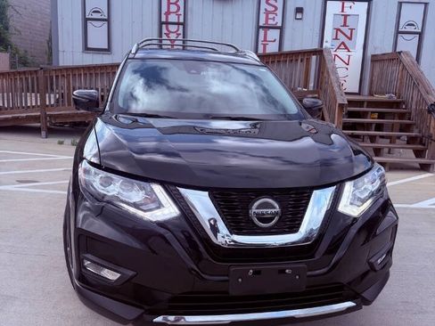 Used 2019 Nissan Rogue SL w/ Premium Package AWD/4WD image 2