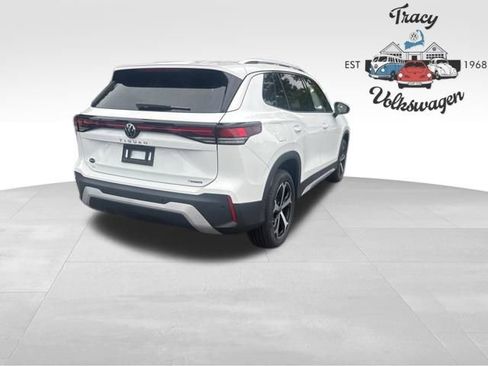 New 2025 Volkswagen Tiguan SE image 7