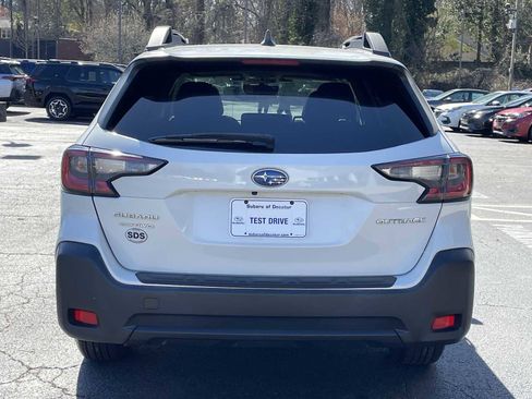 Certified 2023 Subaru Outback Premium image 3