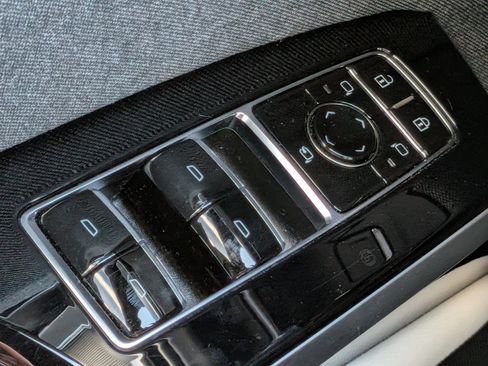 Certified 2025 Cadillac Escalade ESV Sport Platinum AWD/4WD image 26
