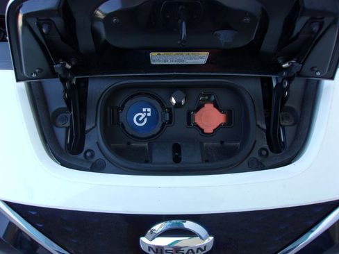 Used 2019 Nissan Leaf SL Plus w/ Protection Package image 20