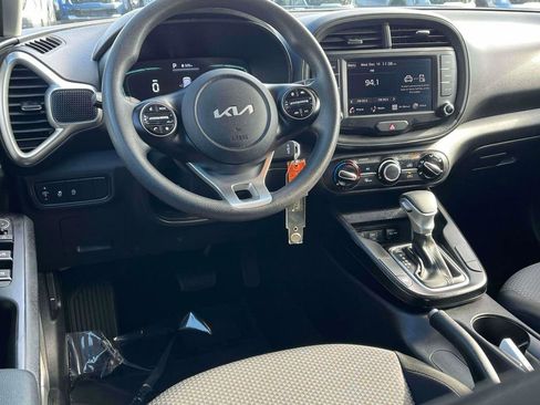 Used 2024 Kia Soul LX w/ Option Group 015 image 2