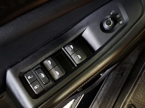 Used 2024 Jeep Grand Cherokee Altitude AWD/4WD image 25