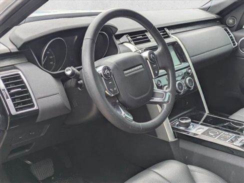 Used 2017 Land Rover Discovery HSE AWD/4WD image 11