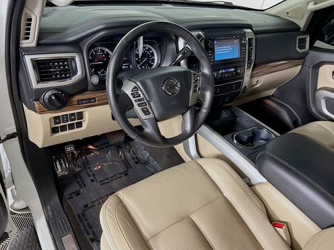 Used 2018 Nissan Titan SL w/ Chrome Package AWD/4WD image 9