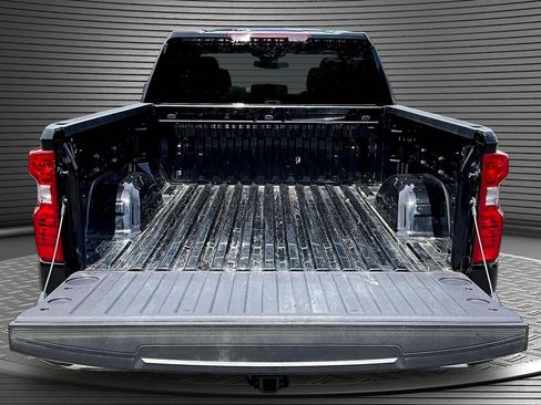 Used 2024 Chevrolet Silverado 1500 LT AWD/4WD image 7