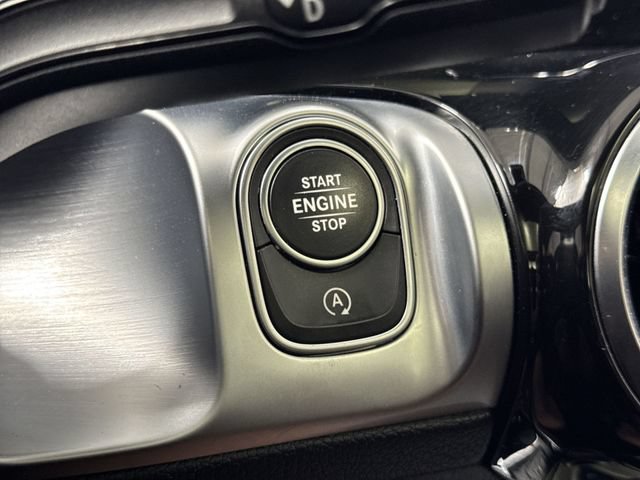 Used 2023 Mercedes-Benz GLB 250 4MATIC image 17